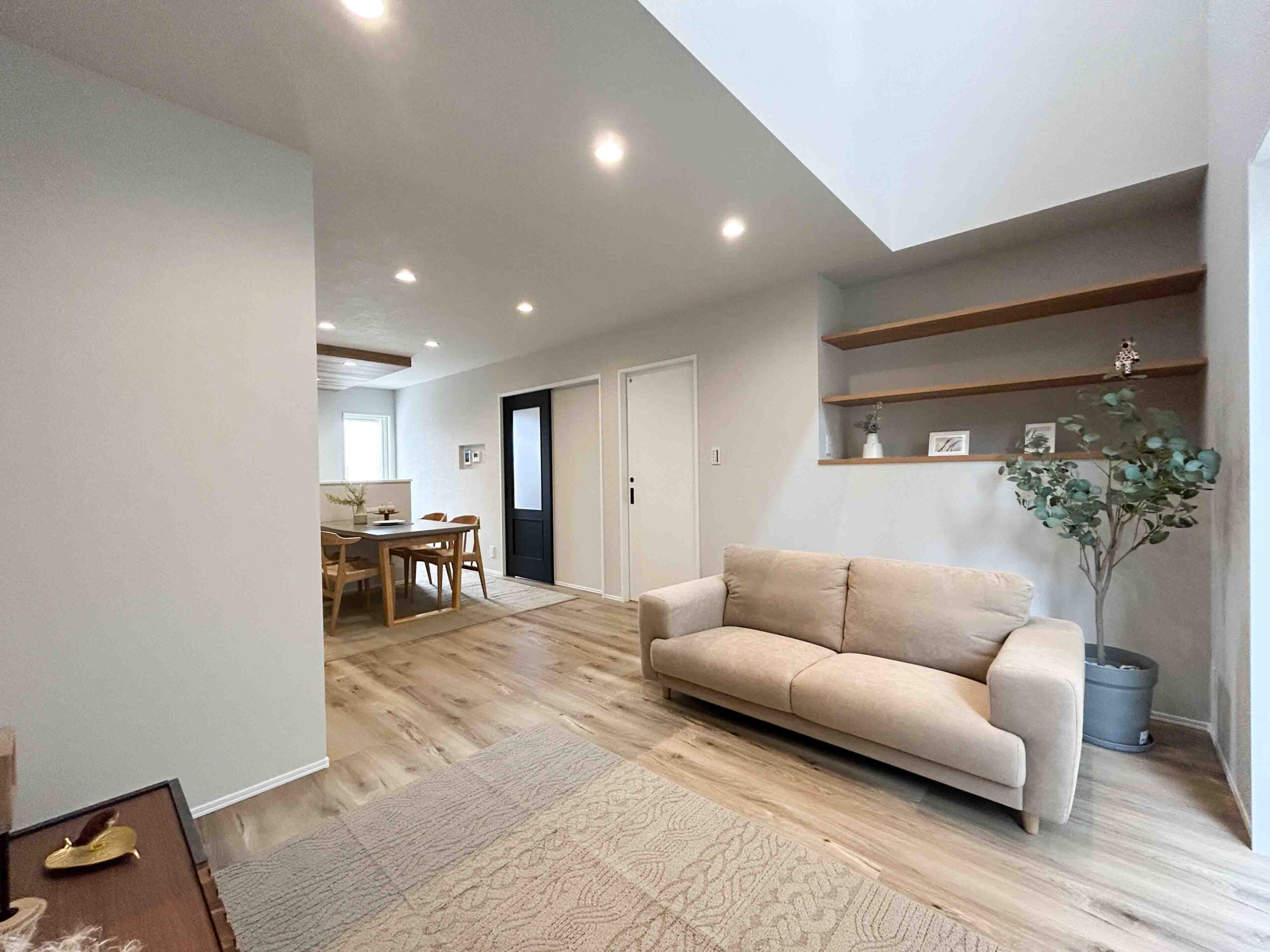 【春日市昇町1丁目 2号地】小中学校徒歩７分以内吹き抜けと回遊動線のある イメージ