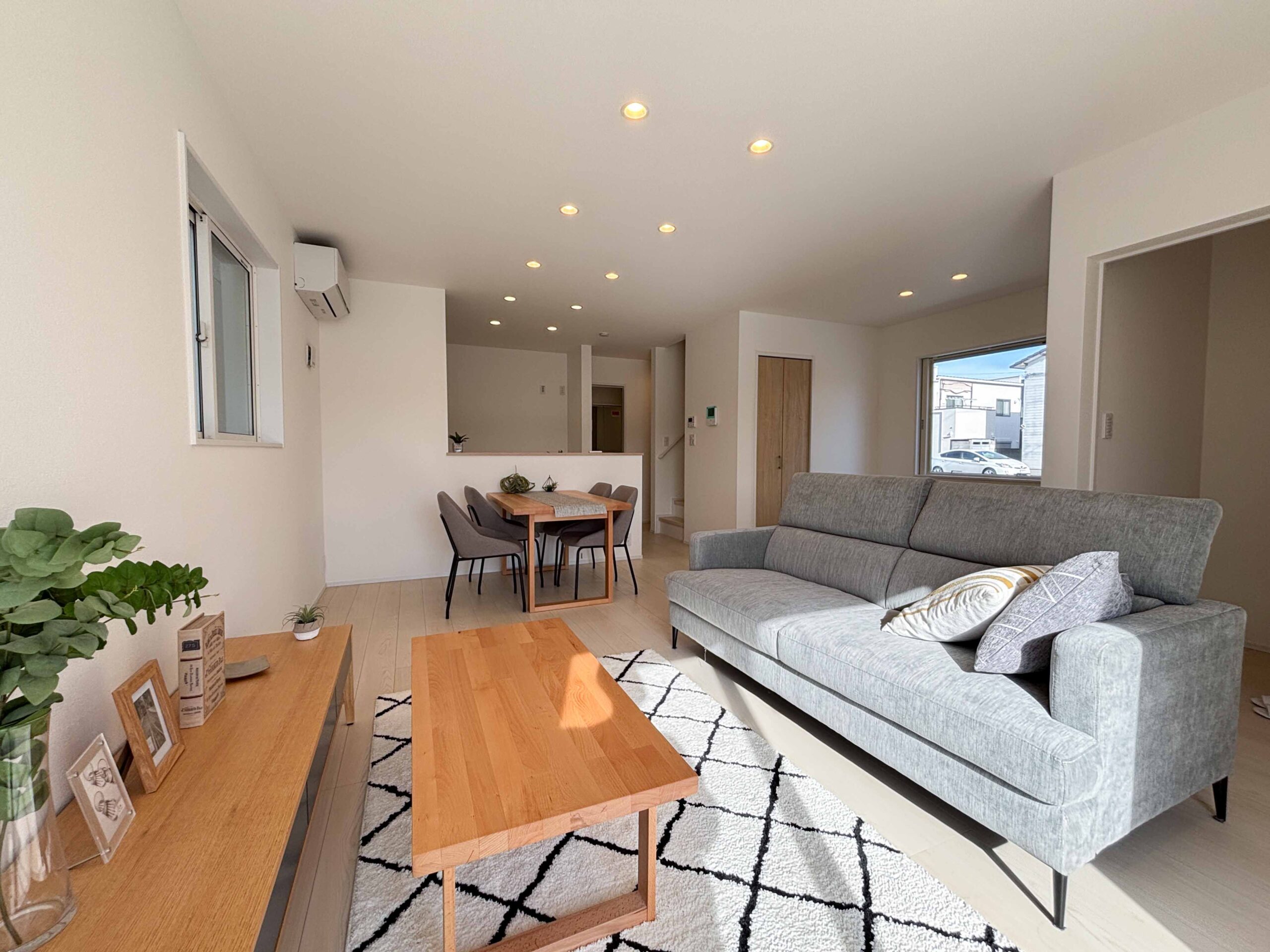 【春日市白水ヶ丘6丁目 5.6.7.8号地】南面陽当り良好なオール電化太陽光付の家 イメージ